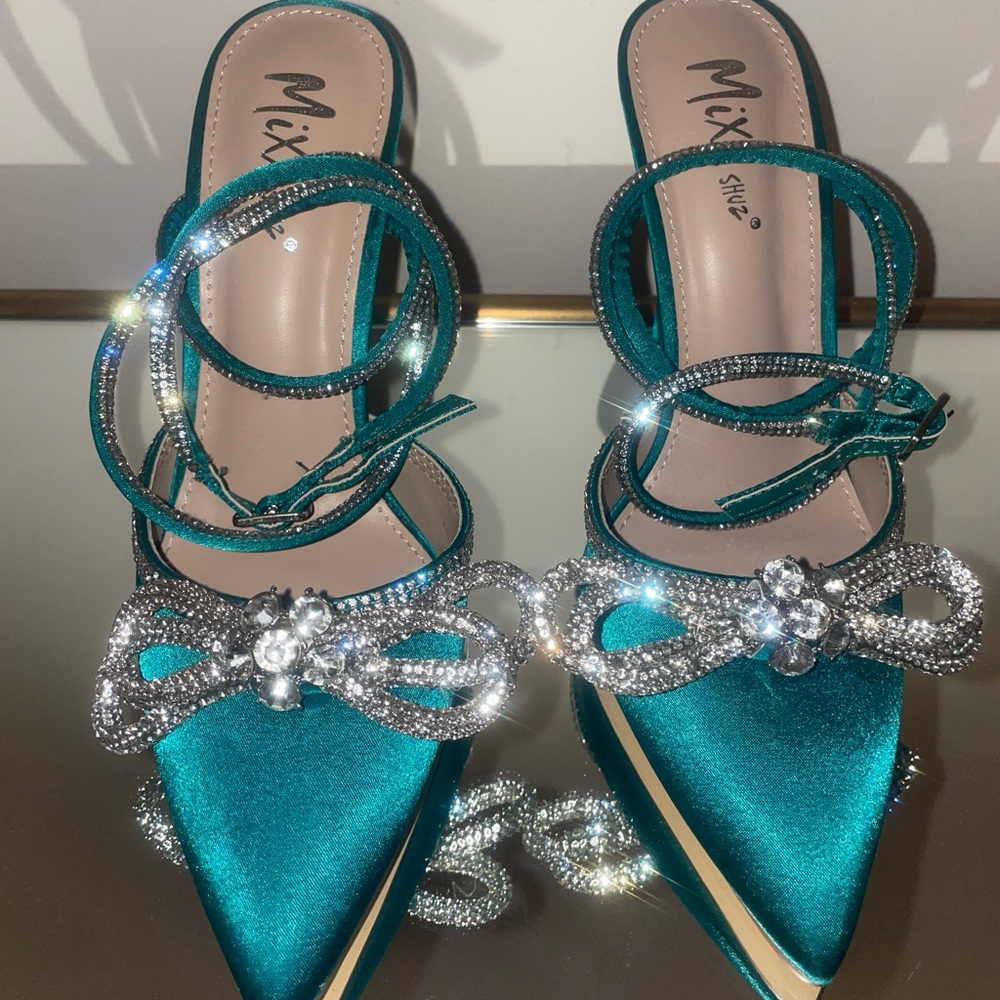 New!!!Green bling heels.